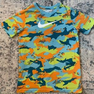 Nike Camo Tee Boys size Large